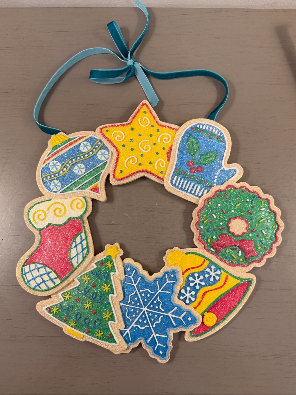 Glittering Christmas Sugar Cookie Decorative Resin 10” Wreath Holiday